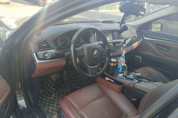 Used BMW 5 Series 2014 525Li Luxury Design Package Steering Wheel