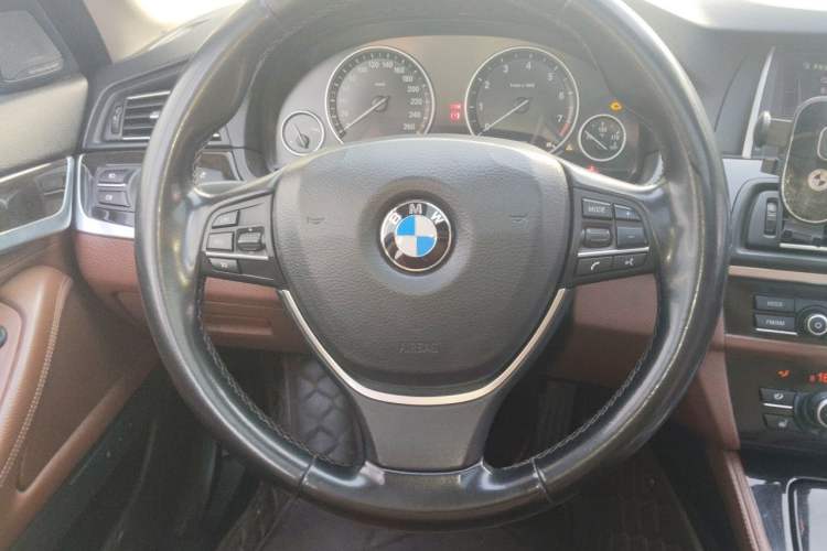 Used BMW 5 Series 2014 528Li Leading Model Steering Wheel