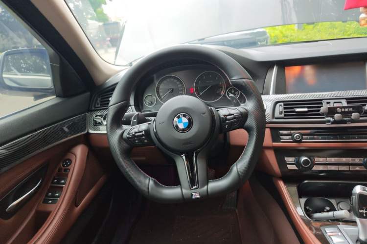 Used BMW 5 Series 2014 525Li Leading Model Steering Wheel