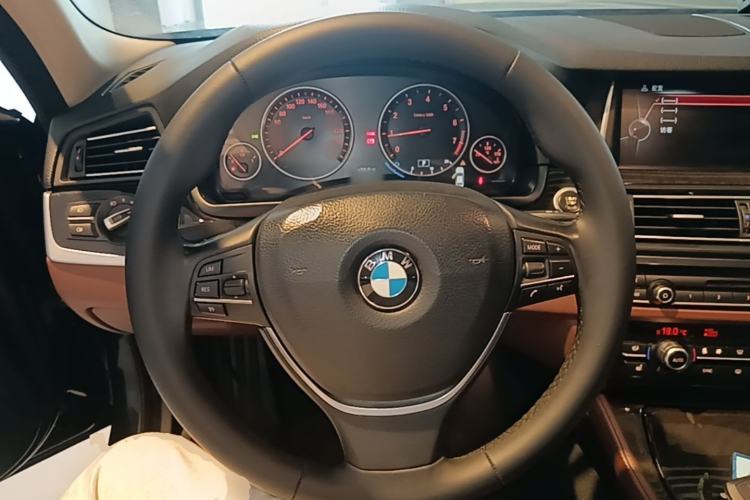Used BMW 5 Series 2014 528Li xDrive Premium Edition Steering Wheel