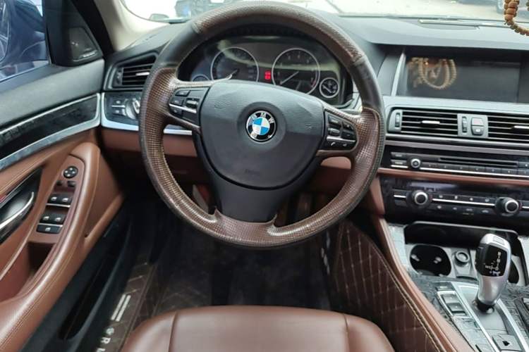 Used BMW 5 Series 2014 520Li Elegant Model Steering Wheel