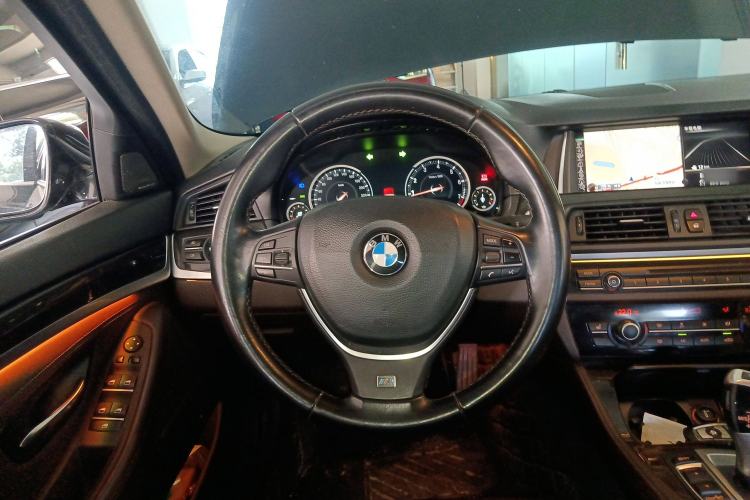 Used BMW 5 Series 2014 525Li Luxury Design Package Steering Wheel
