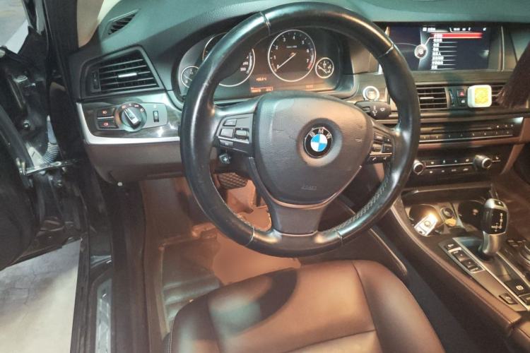 Used BMW 5 Series 2014 525Li Luxury Design Package Steering Wheel
