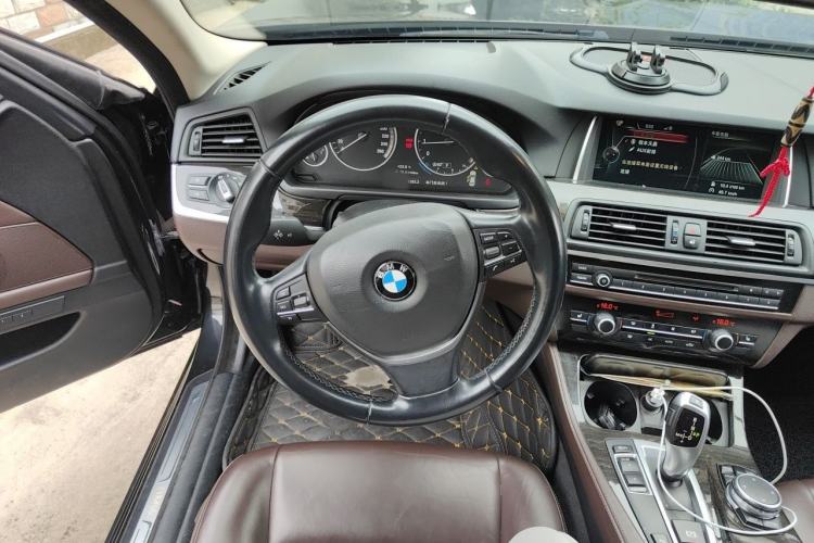 Used BMW 5 Series 2014 525Li Luxury Design Package Steering Wheel