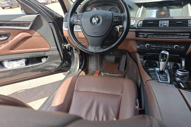 Used BMW 5 Series 2014 525Li Leading Model Steering Wheel
