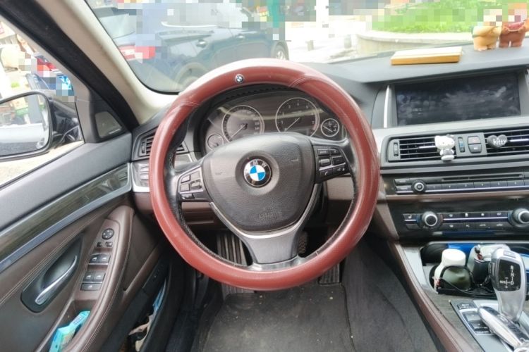 Used BMW 5 Series 2014 525Li Luxury Design Package Steering Wheel