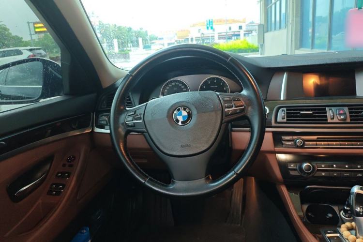 Used BMW 5 Series 2014 525Li Leading Model Steering Wheel