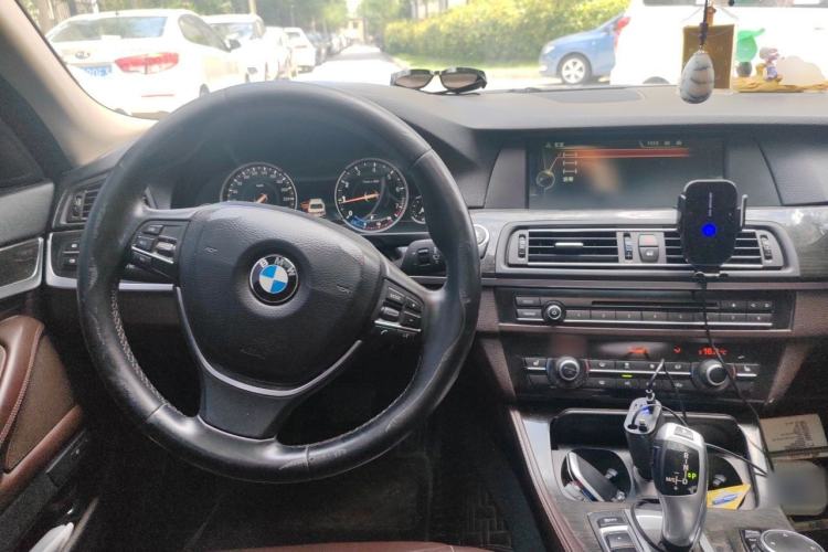 Used BMW 5 Series 2014 525Li Luxury Design Package Steering Wheel