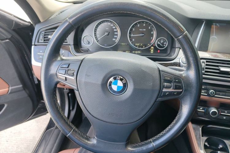 Used BMW 5 Series 2014 525Li Leading Model Steering Wheel