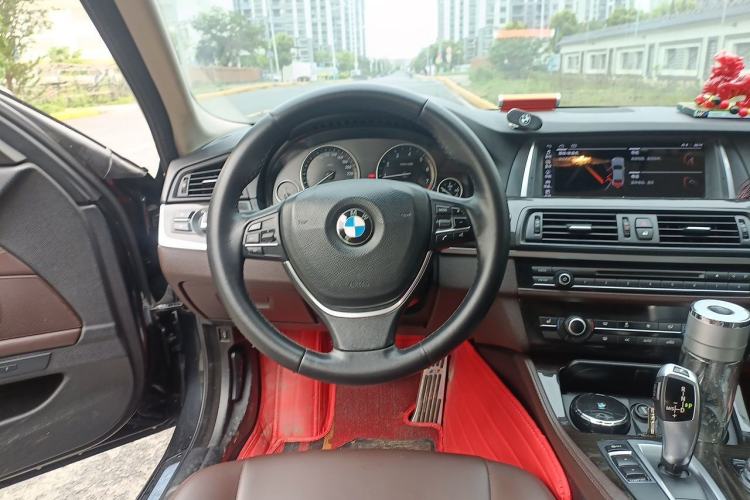 Used BMW 5 Series 2014 525Li Luxury Design Package Steering Wheel