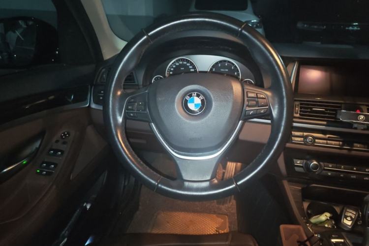 Used BMW 5 Series 2014 525Li Luxury Design Package Steering Wheel