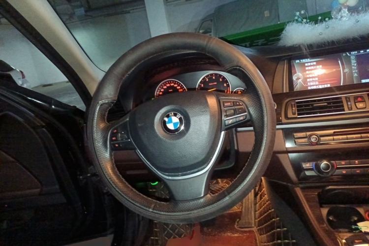 Used BMW 5 Series 2014 525Li Luxury Design Package Steering Wheel