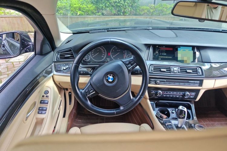 Used BMW 5 Series 2014 530Li Luxury Design Package Steering Wheel