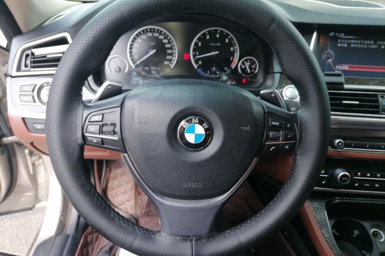 Used BMW 5 Series 2014 535Li Leading Model Steering Wheel