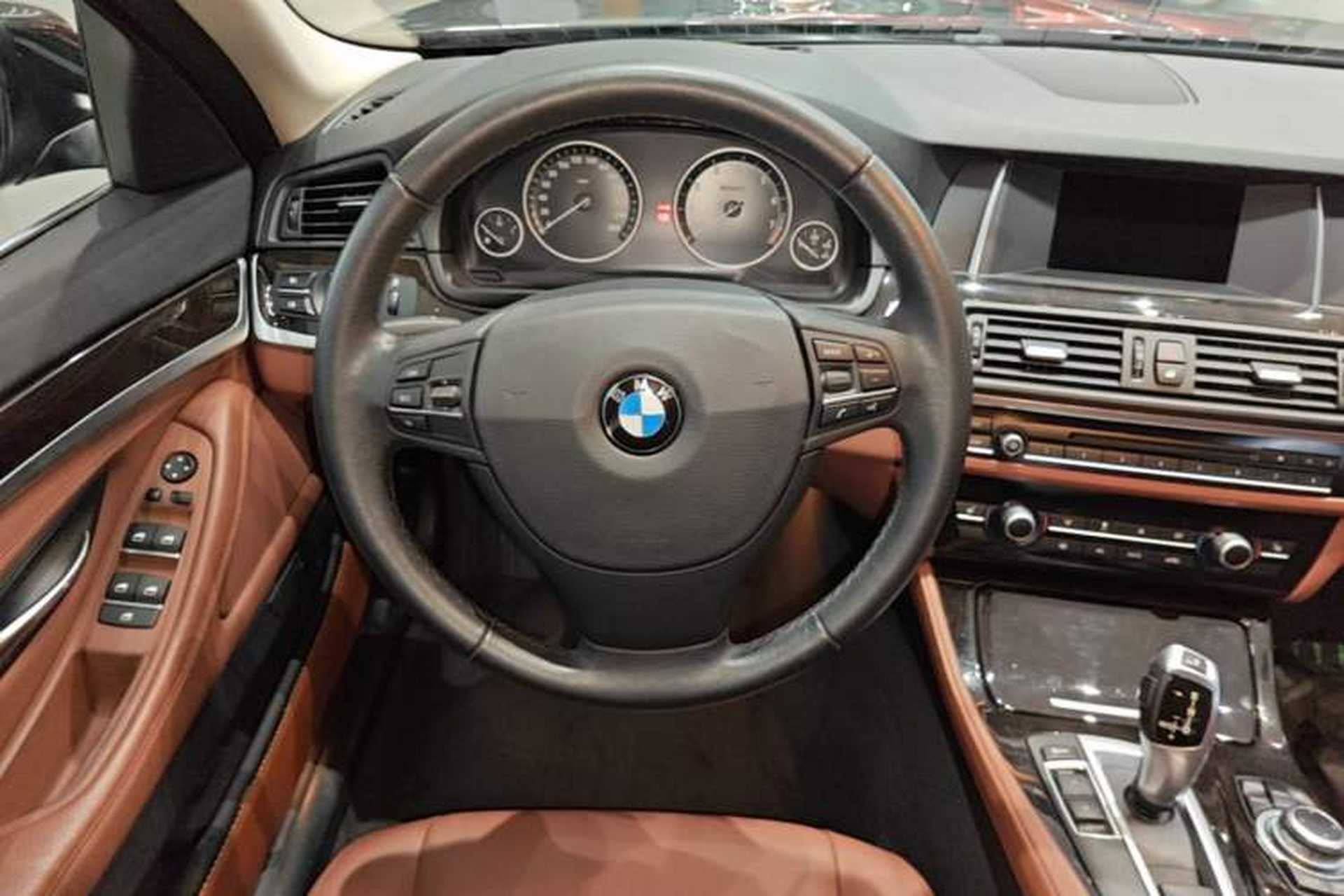 Used BMW 5 Series 2014 525Li Leading Model Steering Wheel