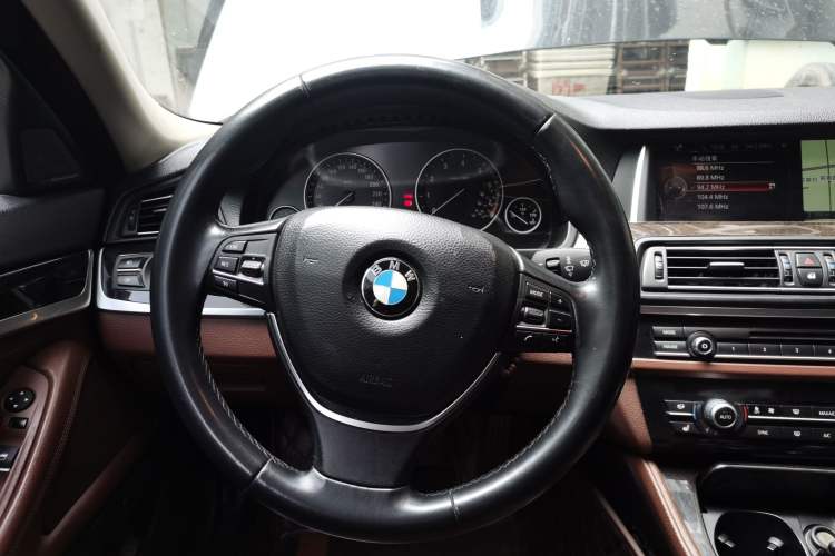 Used BMW 5 Series 2014 528Li Leading Model Steering Wheel