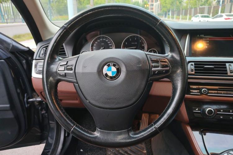 Used BMW 5 Series 2014 525Li Leading Model Steering Wheel