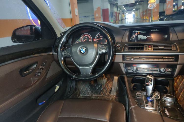 Used BMW 5 Series 2014 525Li Luxury Design Package Steering Wheel