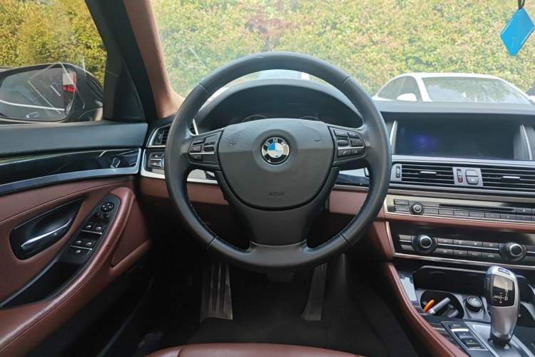 Used BMW 5 Series 2014 520Li Elegant Model Steering Wheel