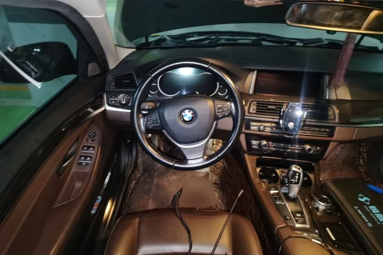 Used BMW 5 Series 2014 525Li Luxury Design Package Steering Wheel