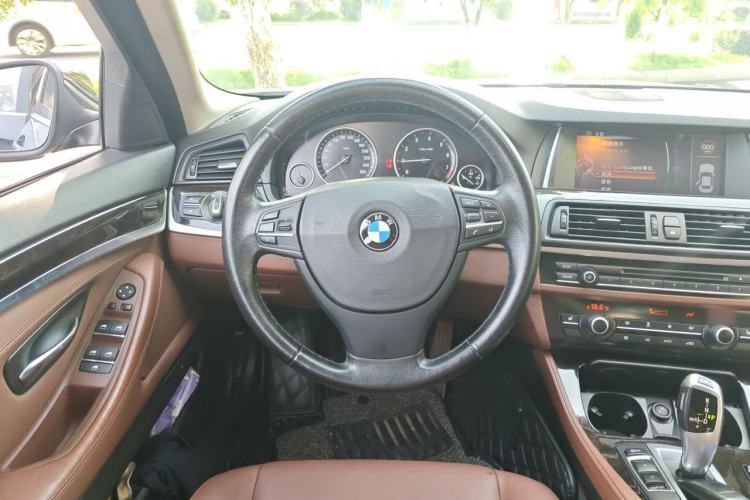 Used BMW 5 Series 2014 525Li Leading Model Steering Wheel