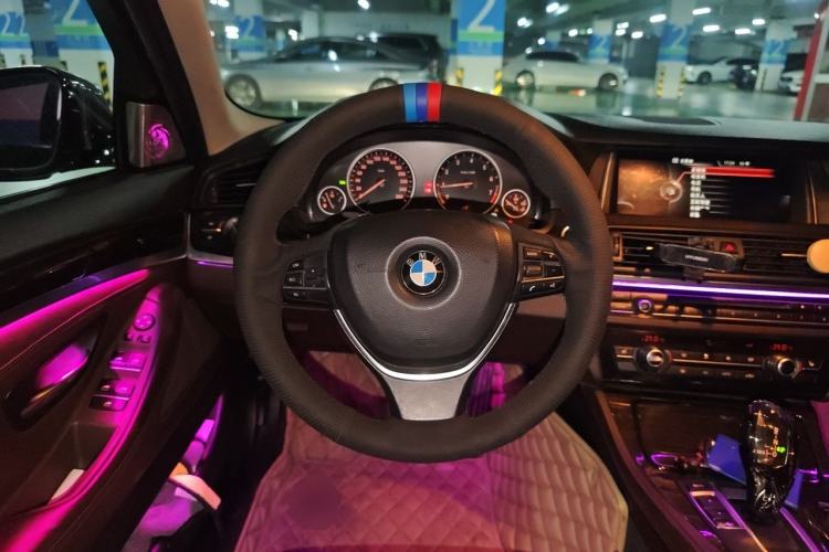 Used BMW 5 Series 2014 525Li Luxury Design Package Steering Wheel