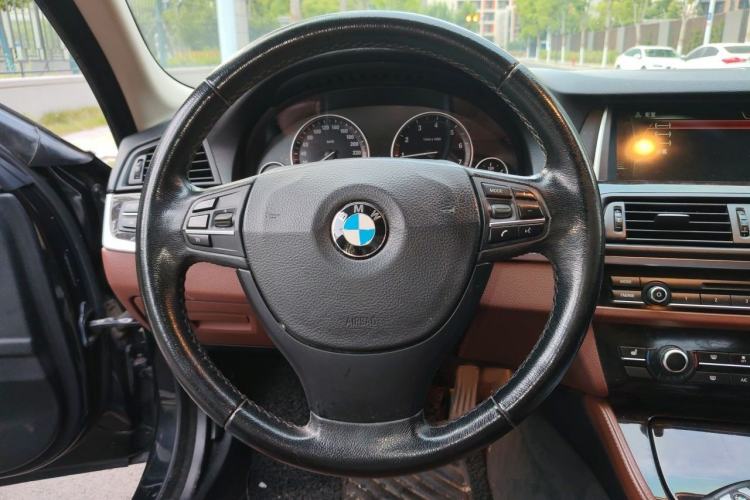 Used BMW 5 Series 2014 525Li Leading Model Steering Wheel