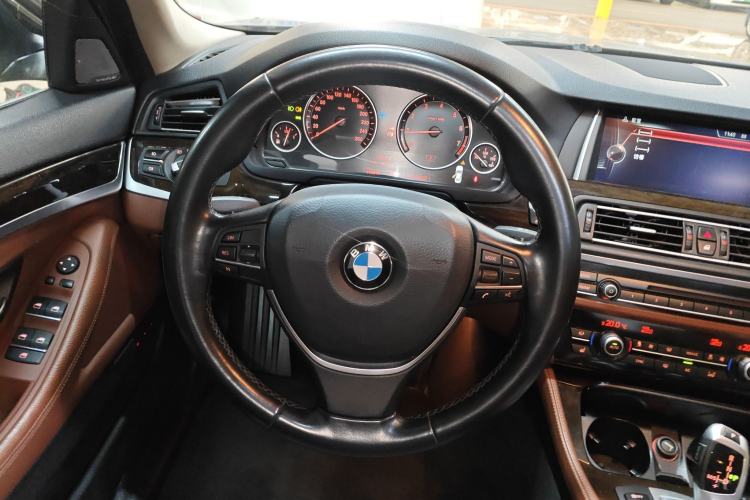 Used BMW 5 Series 2014 528Li Leading Model Steering Wheel