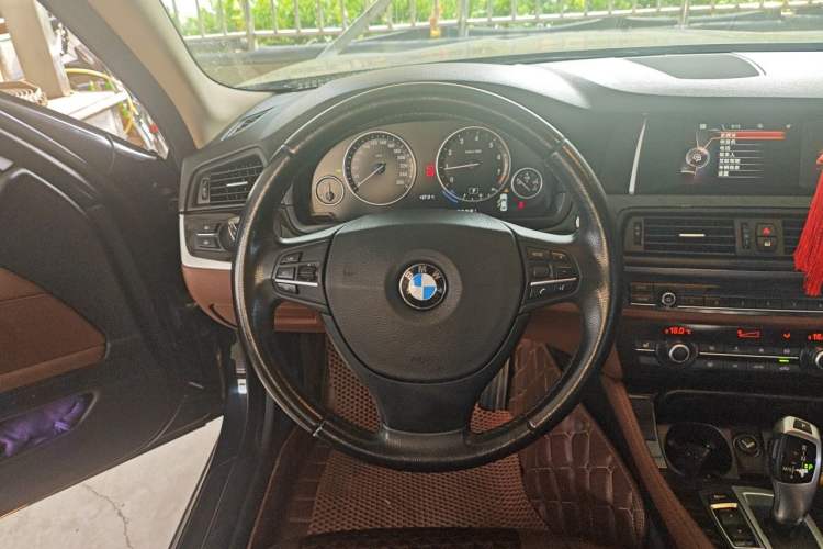 Used BMW 5 Series 2014 525Li Leading Model Steering Wheel