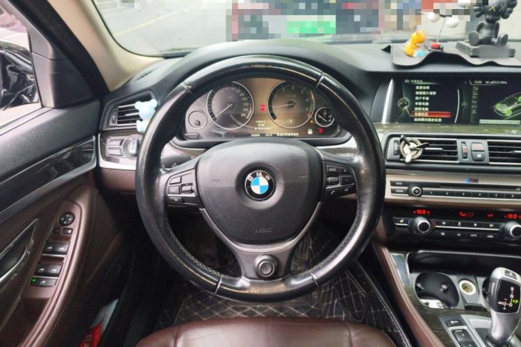 Used BMW 5 Series 2014 525Li Luxury Design Package Steering Wheel