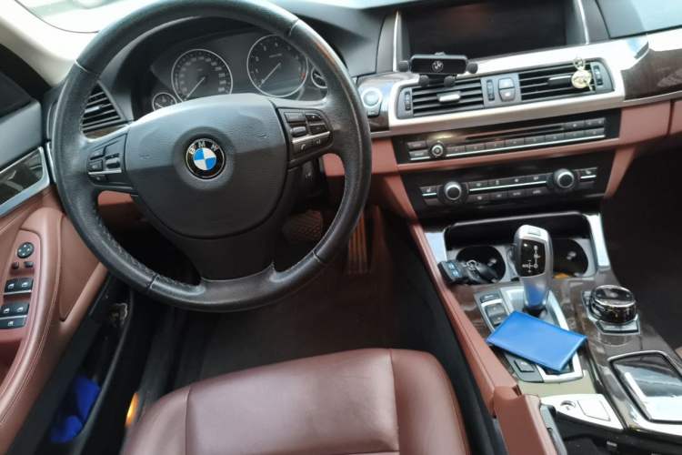 Used BMW 5 Series 2014 525Li Leading Model Steering Wheel