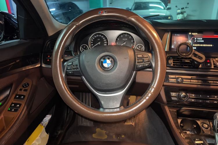 Used BMW 5 Series 2014 525Li Luxury Design Package Steering Wheel