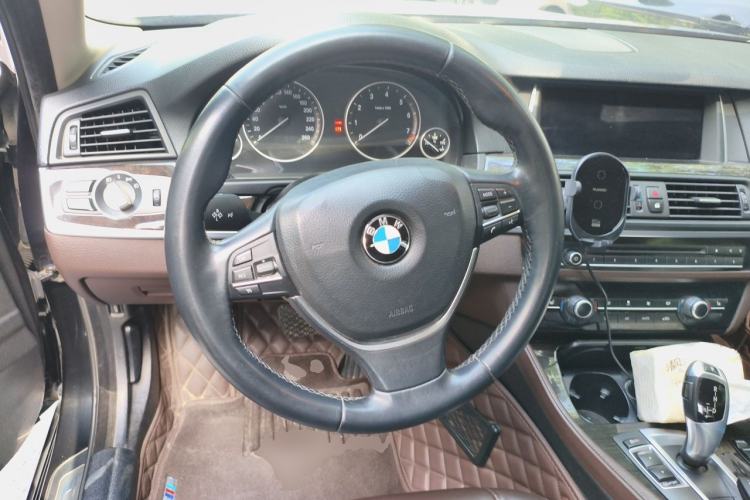 Used BMW 5 Series 2014 525Li Luxury Design Package Steering Wheel