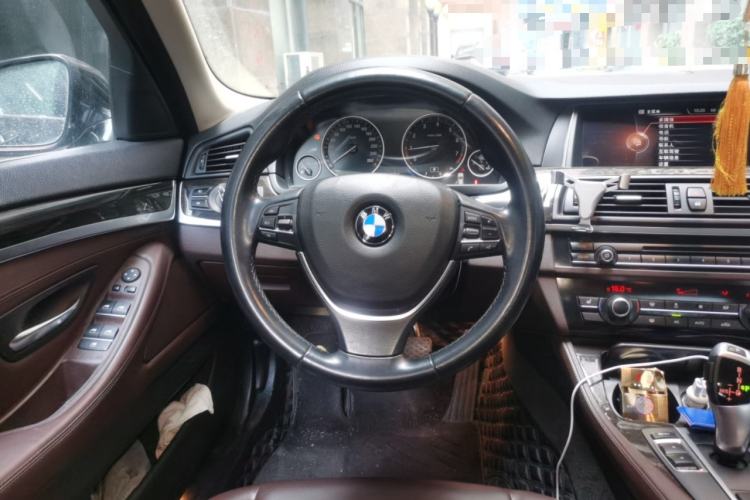 Used BMW 5 Series 2014 525Li Luxury Design Package Steering Wheel