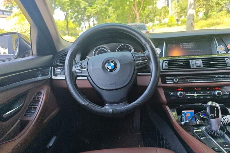 Used BMW 5 Series 2014 525Li Leading Model Steering Wheel