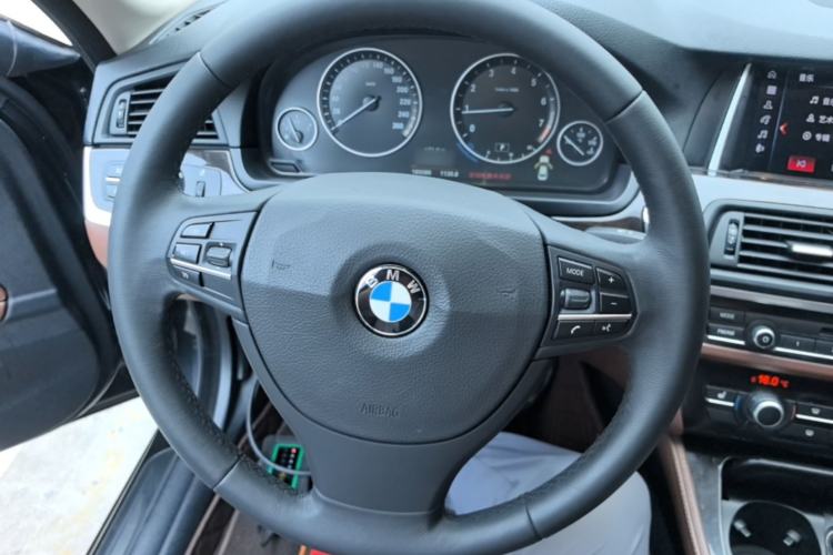 Used BMW 5 Series 2014 525Li Leading Model Steering Wheel