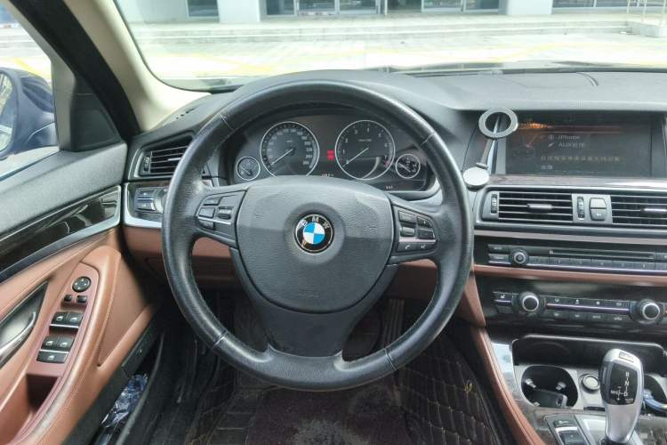 Used BMW 5 Series 2014 525Li Leading Model Steering Wheel