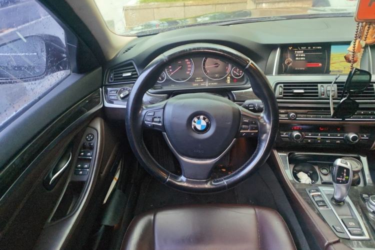 Used BMW 5 Series 2014 525Li Luxury Design Package Steering Wheel
