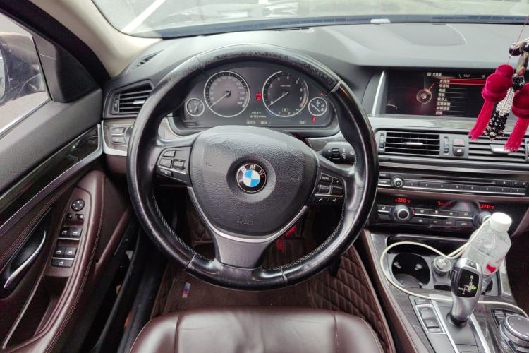 Used BMW 5 Series 2014 525Li Luxury Design Package Steering Wheel
