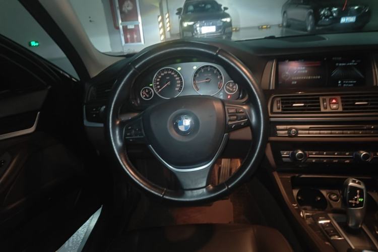 Used BMW 5 Series 2014 525Li Luxury Design Package Steering Wheel