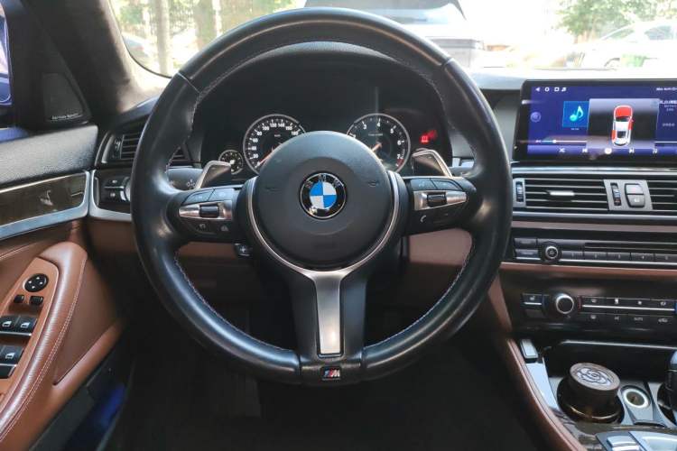 Used BMW 5 Series 2014 525Li Leading Model Steering Wheel