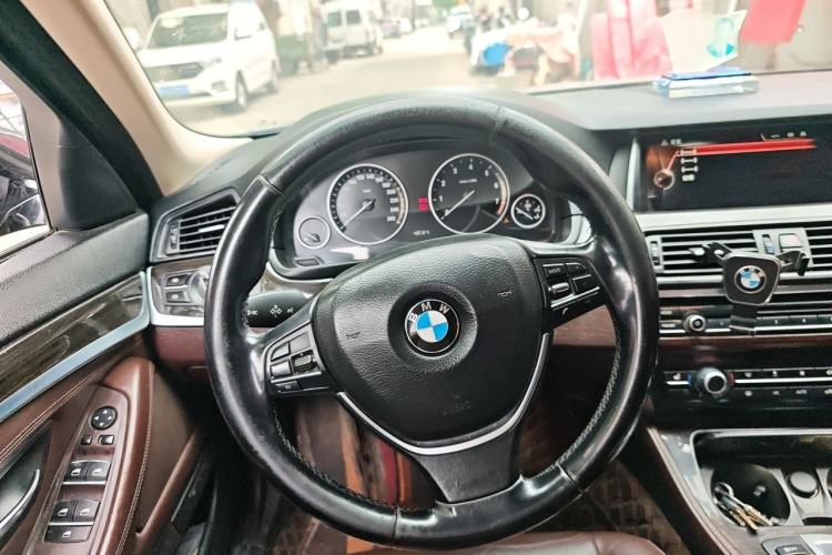 Used BMW 5 Series 2014 525Li Luxury Design Package Steering Wheel