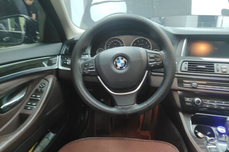 Used BMW 5 Series 2014 525Li Luxury Design Package Steering Wheel