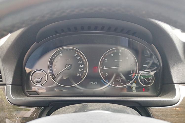 Used BMW 5 Series 2014 525Li Luxury Design Package Steering Wheel