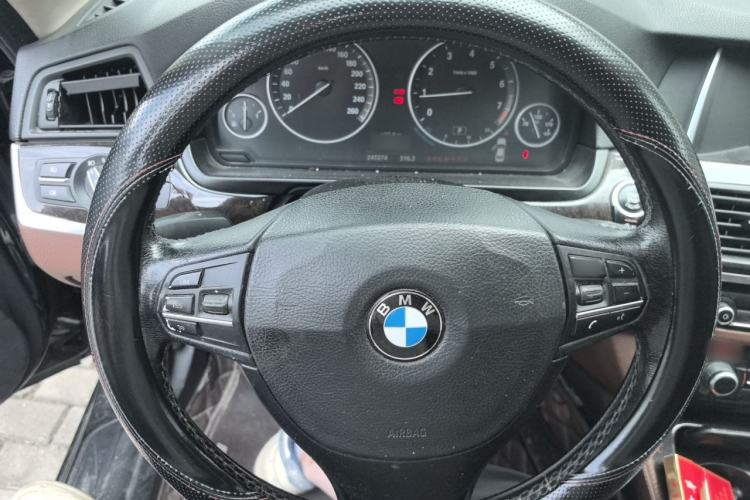 Used BMW 5 Series 2014 525Li Leading Model Steering Wheel