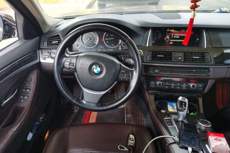 Used BMW 5 Series 2014 525Li Luxury Design Package Steering Wheel