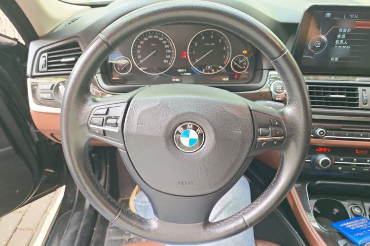 Used BMW 5 Series 2014 525Li Leading Model Steering Wheel