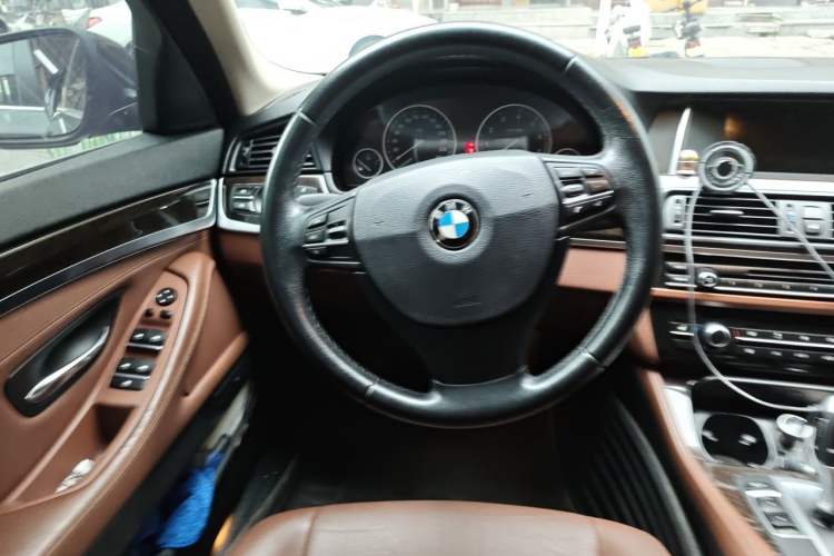 Used BMW 5 Series 2014 525Li Leading Model Steering Wheel