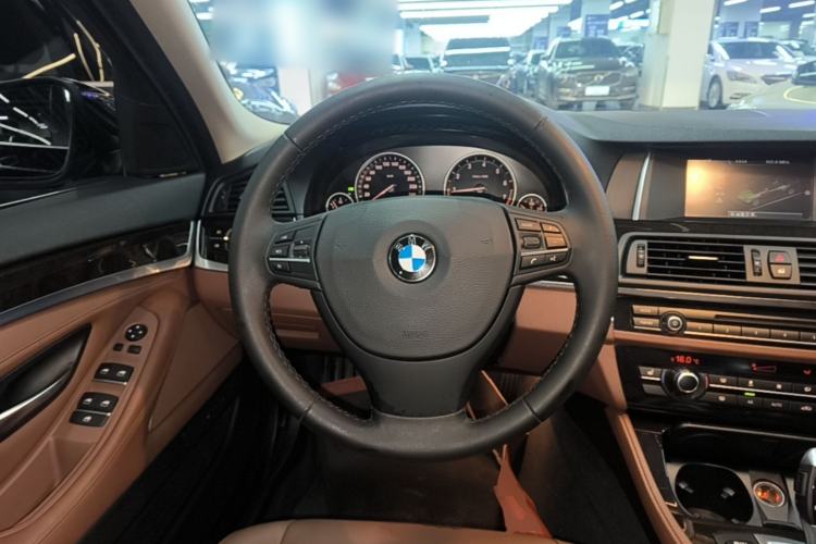 Used BMW 5 Series 2014 525Li Leading Model Steering Wheel