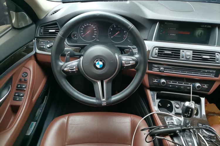 Used BMW 5 Series 2014 530Li Leading Model Steering Wheel